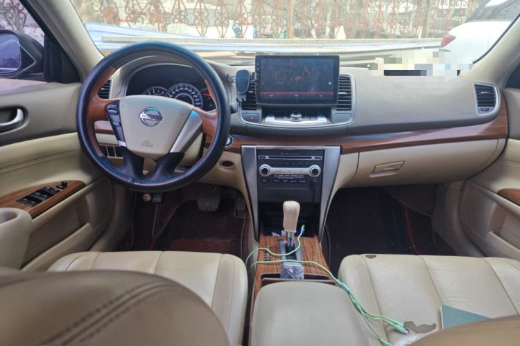 Used Nissan Teana 2011 2.0L XL Comfort Edition Center Console