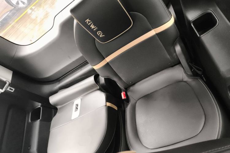 Used Baojun KiWi EV 2021 Artist Model Lithium Iron Phosphate