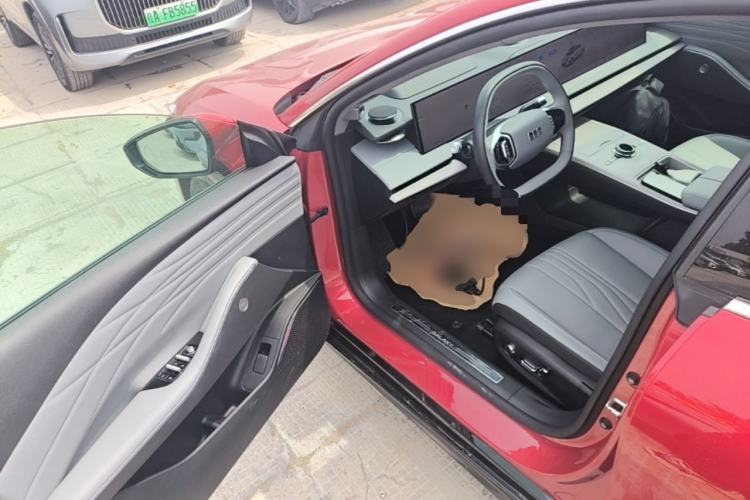 Used Geely Galaxy E8 2024 665 km Range Rear-Drive Starship Long-Range Version Driver Seat