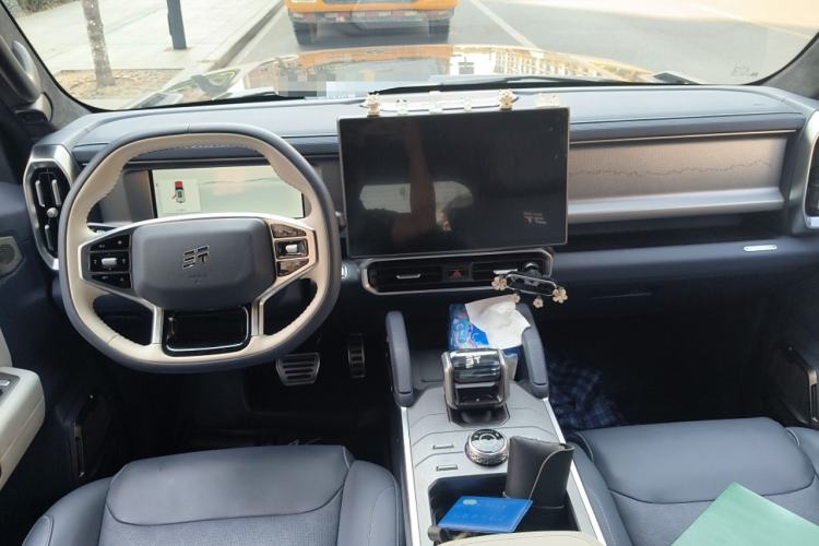 Used JETOUR Traveler C-DM 2024 C-DM 208KM Mountain & Wilderness Edition Center Console