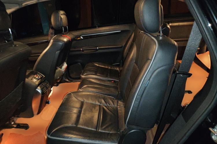 Used Mercedes-Benz R-Class 2017 R 320 4MATIC Business Edition Prestige Model Left Rear Seat