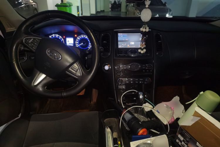 Used Infiniti QX50 2015 2.5L Comfort Edition Center Console