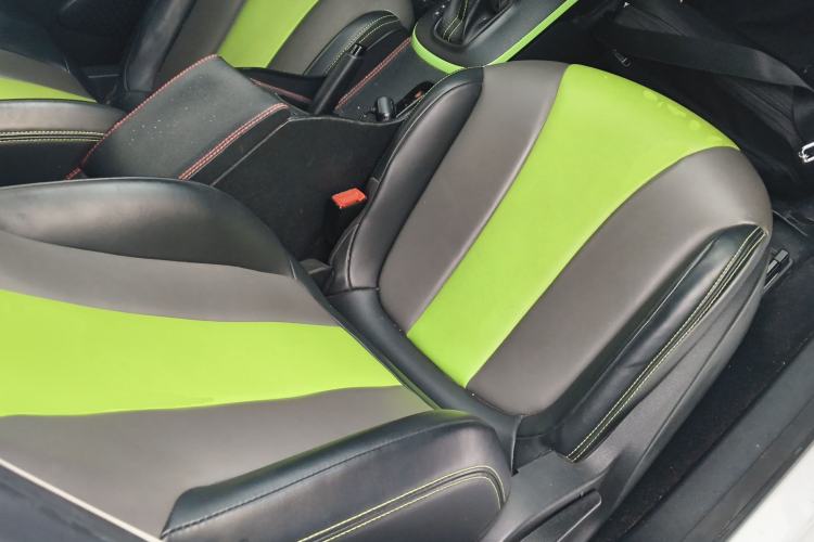 Used Roewe Clever 2021 302 km New Four-Seater Super-Efficient Version