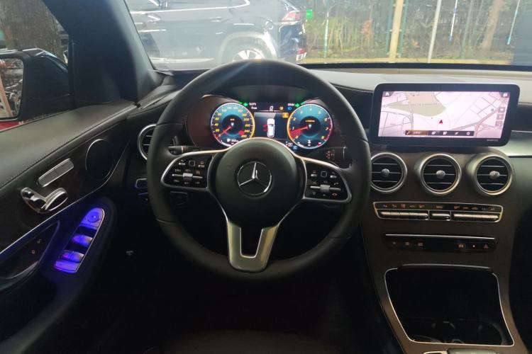 Used Mercedes-Benz GLC 2020 Facelift GLC 260 L 4MATIC Luxury Edition Steering Wheel