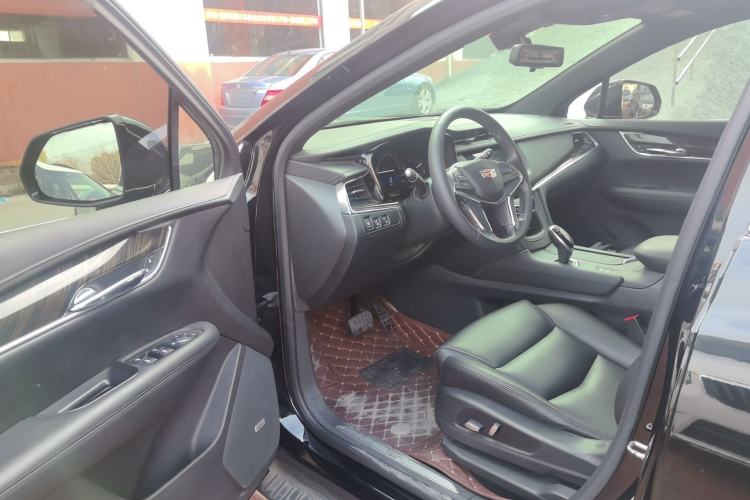 Used Cadillac XT5 2018 28E Four-Wheel Drive Tech Version