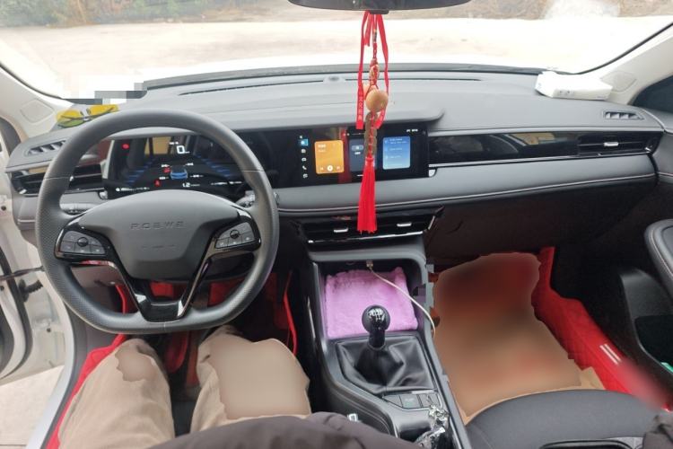 Used Roewe i5 2023 1.5L Manual Comfort Edition Center Console
