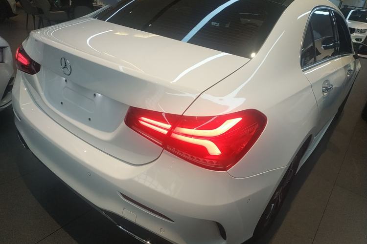 Used Mercedes-Benz A-Class 2022 Revised Version A 200 L Sport Sedan Fashionable Style

