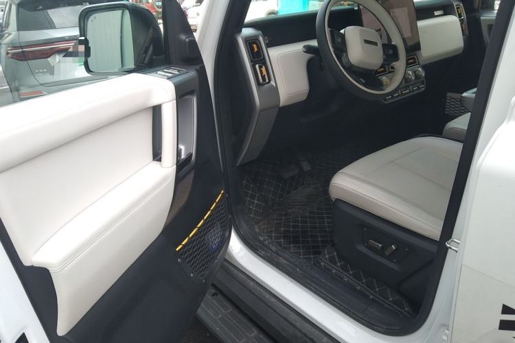 Used iCAR V23 2025 501 Four-Wheel Drive Intelligent Driving Version Driver Seat