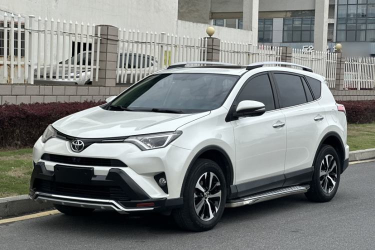 Used Toyota RAV4 2016 2.0L CVT Two-Wheel Drive Fashion Edition China V Standard
