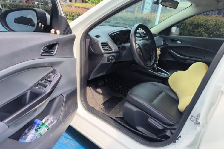 Used Ford Escort 2017 Happiness Edition 1.5L Automatic Fashion Version Driver Seat