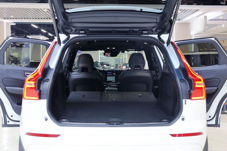 Used Volvo XC60 2018 T5 4x4 Smart & Sporty Edition Interior 14