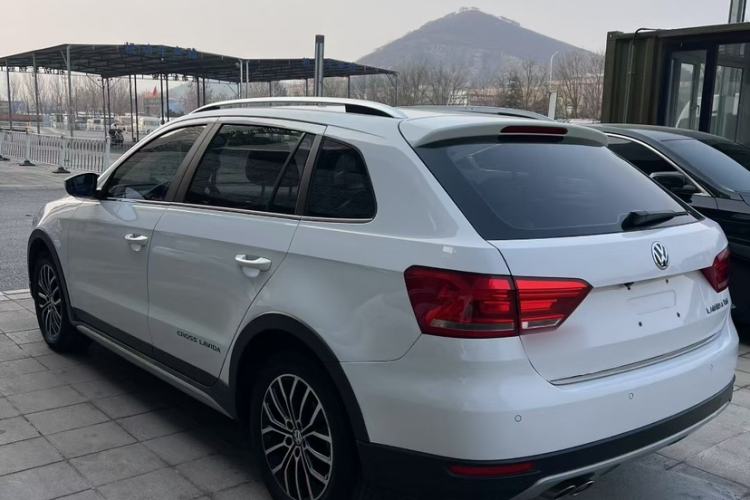 Used Volkswagen Cross Lavida 2014 1.4TSI DSG
