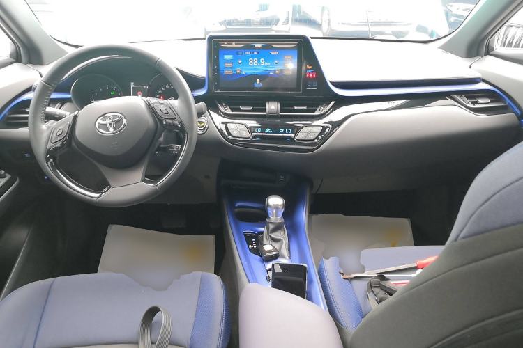 Used Toyota C-HR 2018 2.0L Luxury Sunroof Version China V Emission Standard