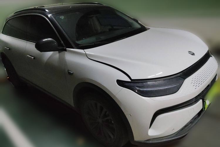 Used Leapmotor C11 2024 Range-Extended 300 Luxury Edition Front Right 45 Deg