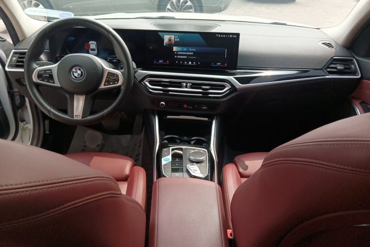 Used BMW i3 2022 eDrive 35 L Center Console