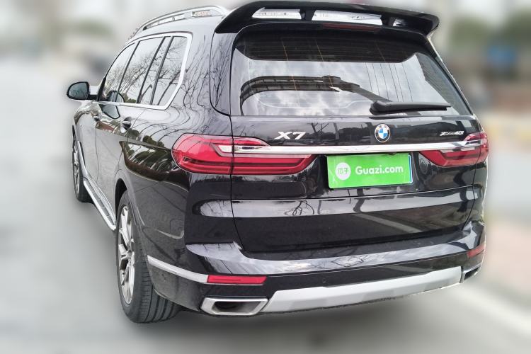 Used BMW X7 2022 xDrive40i Luxury Package with Leading Features Rear Left 45 Deg