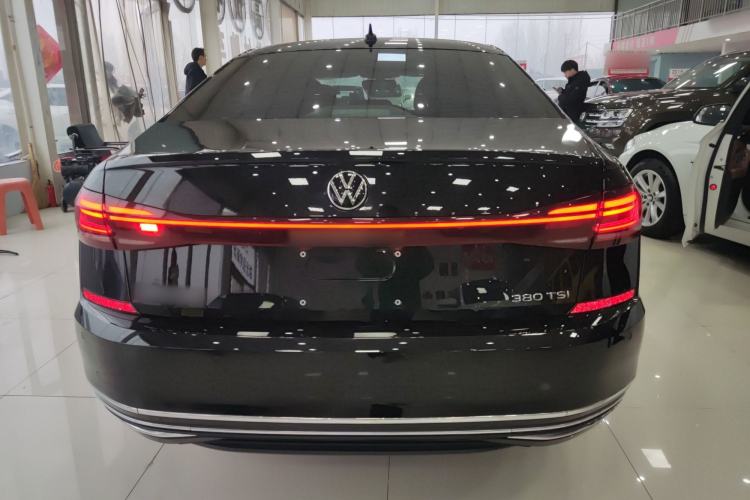 Used Volkswagen Passat 2025 Premium Version 380TSI Dragon Edition
