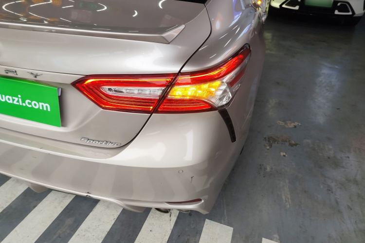 Used Toyota Camry 2021 2.0S FENGSHANG Edition
