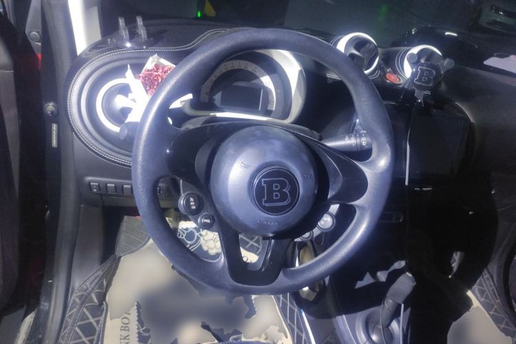 Used smart fortwo 2015 1.0L 52 kW hardtop Dynamic version