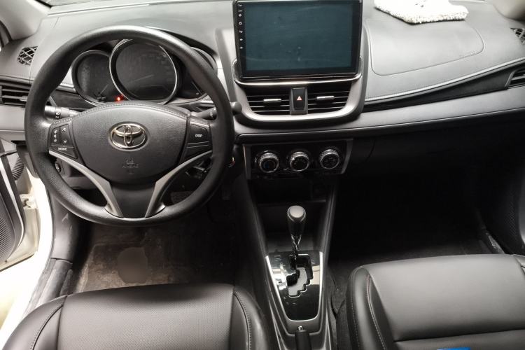 Used Toyota YARiS L Zhi Xuan 2022 X-Trail 1.5L CVT Luxury PLUS Edition Center Console