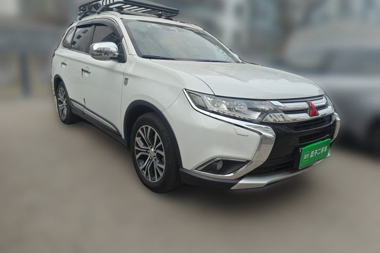 Used Mitsubishi Outlander 2018 2.4L 4x4 Prestige Edition 7 Seats Front Right 45 Deg