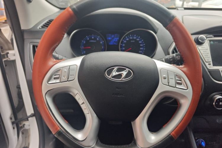 Used Hyundai ix35 2015 2.0L Automatic 2WD Comfort Edition China V Standard Steering Wheel