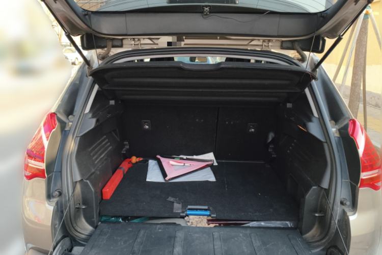 Used Peugeot 3008 2015 2.0L Automatic Classic Edition Trunk