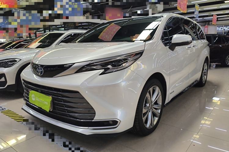 Used Toyota SIENNA 2023 2.5L Hybrid Deluxe Edition