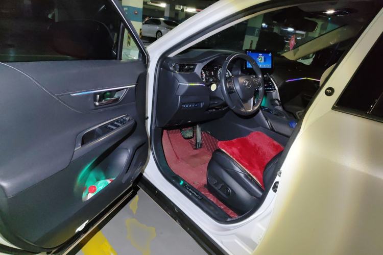 Used Toyota Harrier 2023 2.0L CVT Two-Wheel Drive Entry Version
