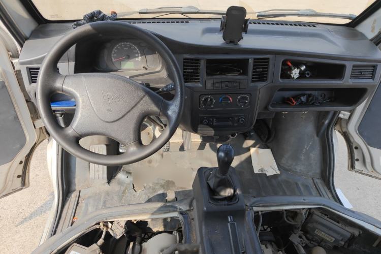 Used Wuling Zhiguang 2015 1.2L Practical LS-I Model
