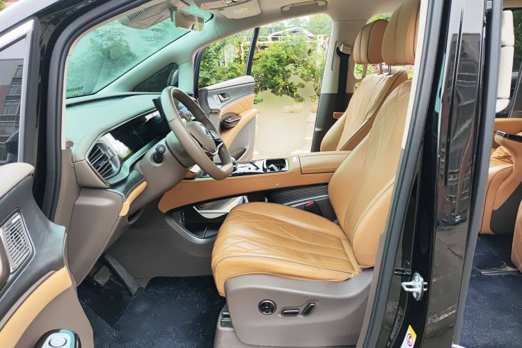 Used Denza D9 2022 DM-i 1040 Prestige Model Left Front Seat