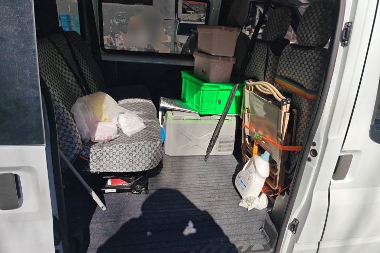 Used JMC Fushun 2023 2.0T Manual Short Wheelbase Low-Roof Commercial Multi-Purpose Passenger Vehicle 6 Seats with Lift-Up Tailgate
