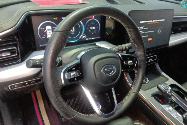 Used GAC Trumpchi GS8 2022 Linghang Series 2.0 TGDI Two-Wheel-Drive Luxury Smart Connectivity Version (7 Seats)