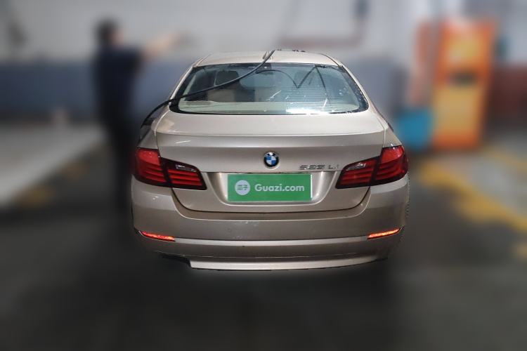 Used BMW 5 Series 2013 525Li Leading Model
