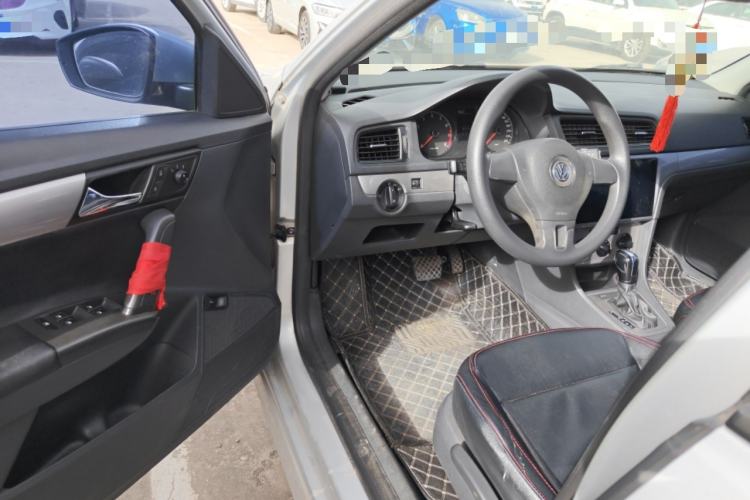 Used Volkswagen Lavida 2013 Revised Classic 1.6L Automatic Fashion Edition
