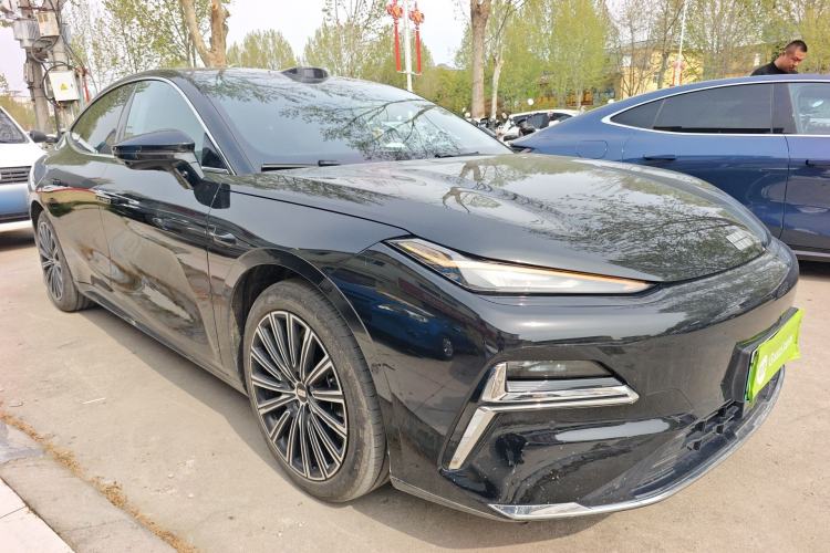 Used Geely Galaxy 8 2025 130km EM-P Starship Edition
