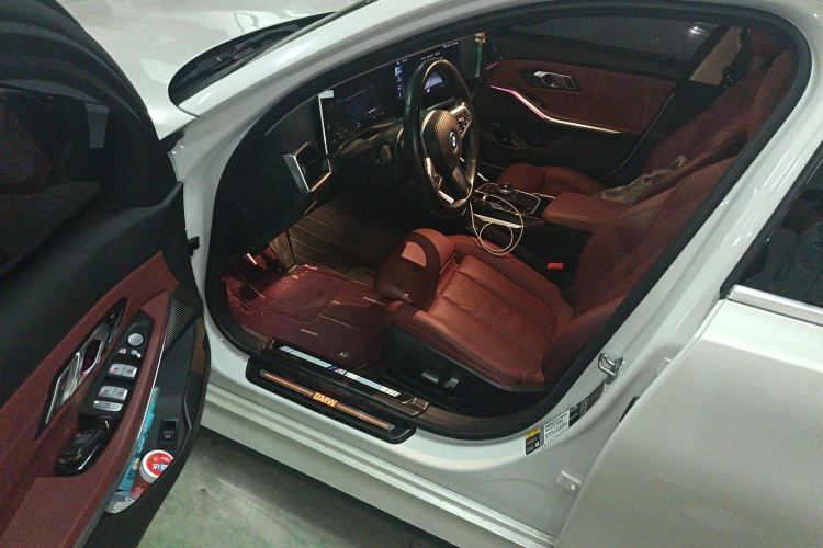 Used BMW i3 2022 eDrive 35 L Driver Seat