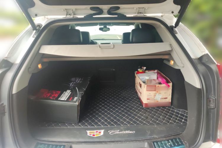 Used Cadillac SRX 2015 3.0L Elite Model Trunk