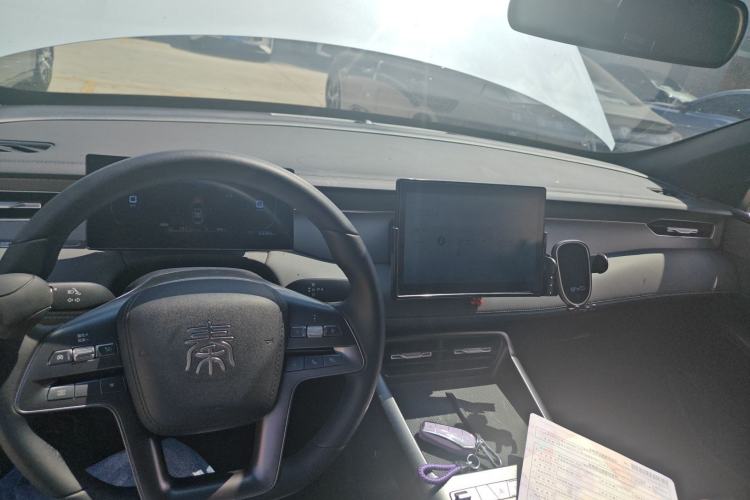 Used BYD Qin PLUS  Center Console