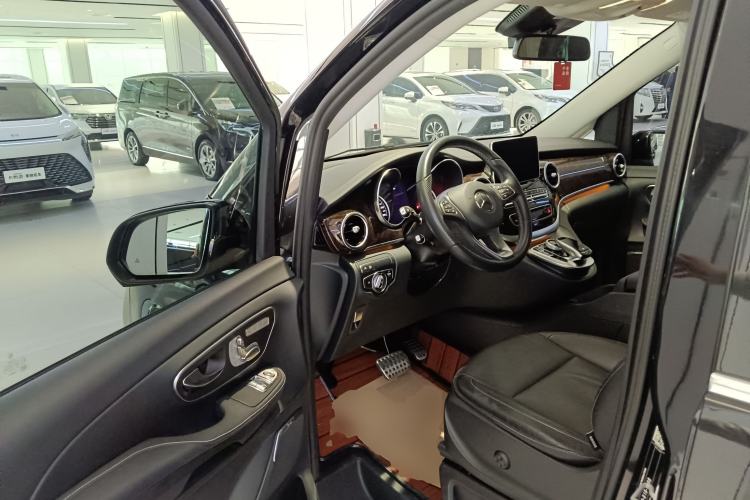 Used Mercedes-Benz V-Class 2017 V 260 L Prestige Extended Edition