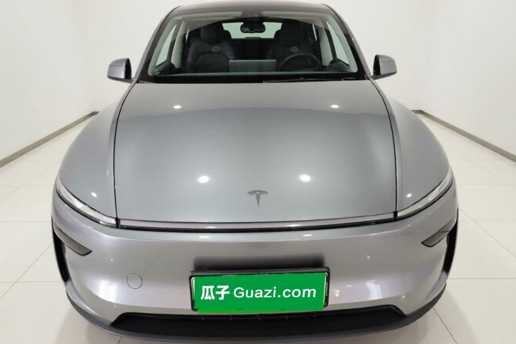 Used Tesla Model Y 2025 Rear-Wheel-Drive Version
