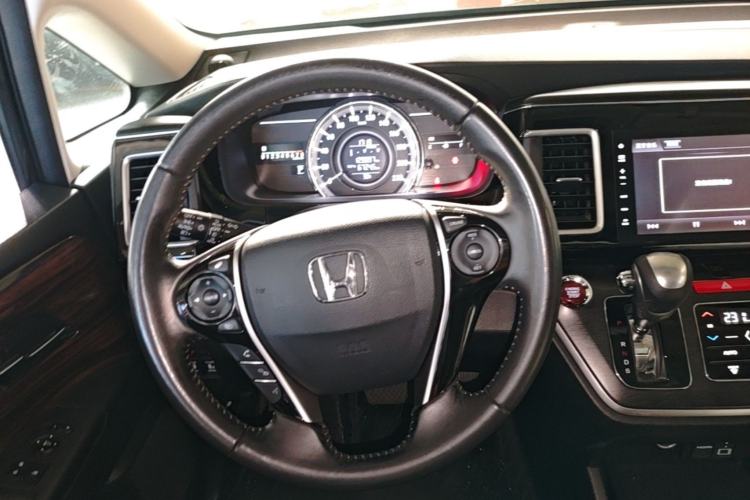 Used Honda Elysion 2016 2.4L Comfort Edition

