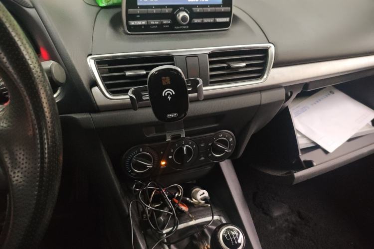 Used Mazda 3 Axela 2016 Sedan 1.5L Manual Comfort Model