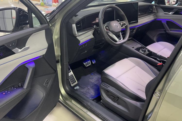 Used Volkswagen Tayron 2025 Tiguan L 380TSI 4Motion Luxury Easy Package Interior 1