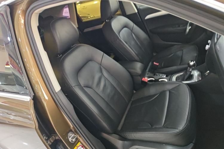 Used Audi Q3 2015 35 TFSI quattro Technology Edition Right Front Seat