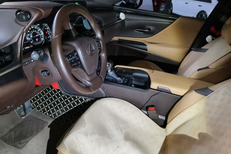 Used Lexus ES 2020 260 Excellence Edition Left Front Seat