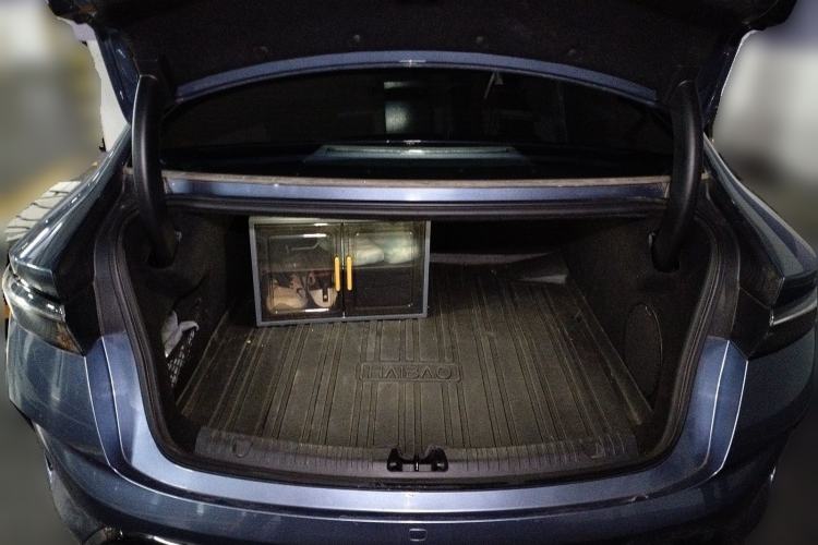 Used BYD Seal 2022 550 km Standard Range Rear-Wheel Drive Prestige Version Trunk