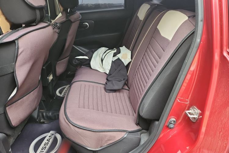 Used Nissan Livina 2010 Jingyue Edition 1.6L Manual All-Around Model Left Rear Seat