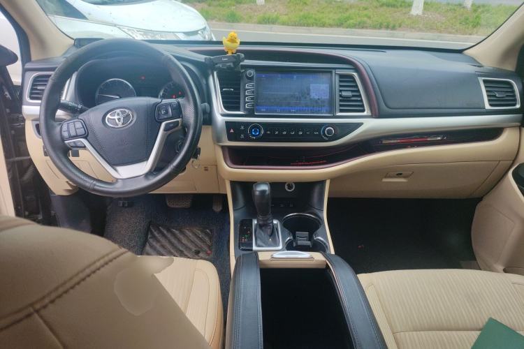 Used Toyota Highlander 2015 2.0T Four-Wheel Drive Elite Edition 7-Seater Center Console