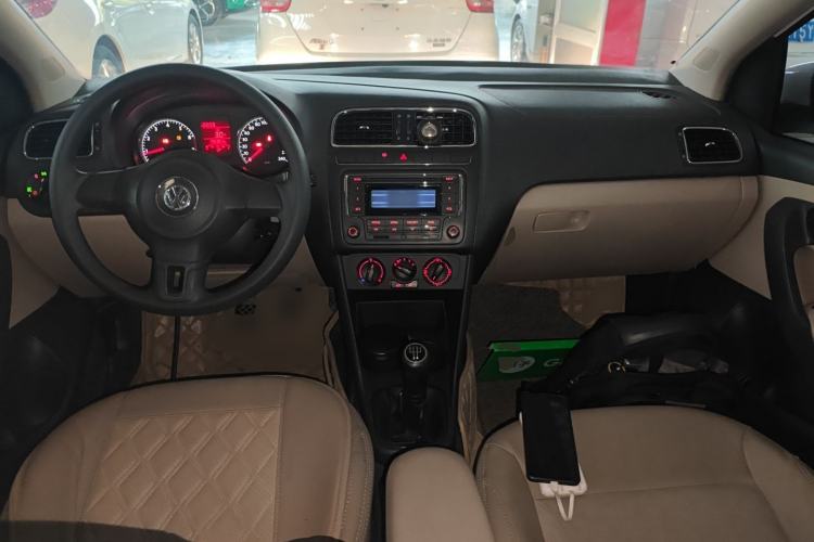 Used Volkswagen Polo 2013 1.6L Manual Comfort Edition
